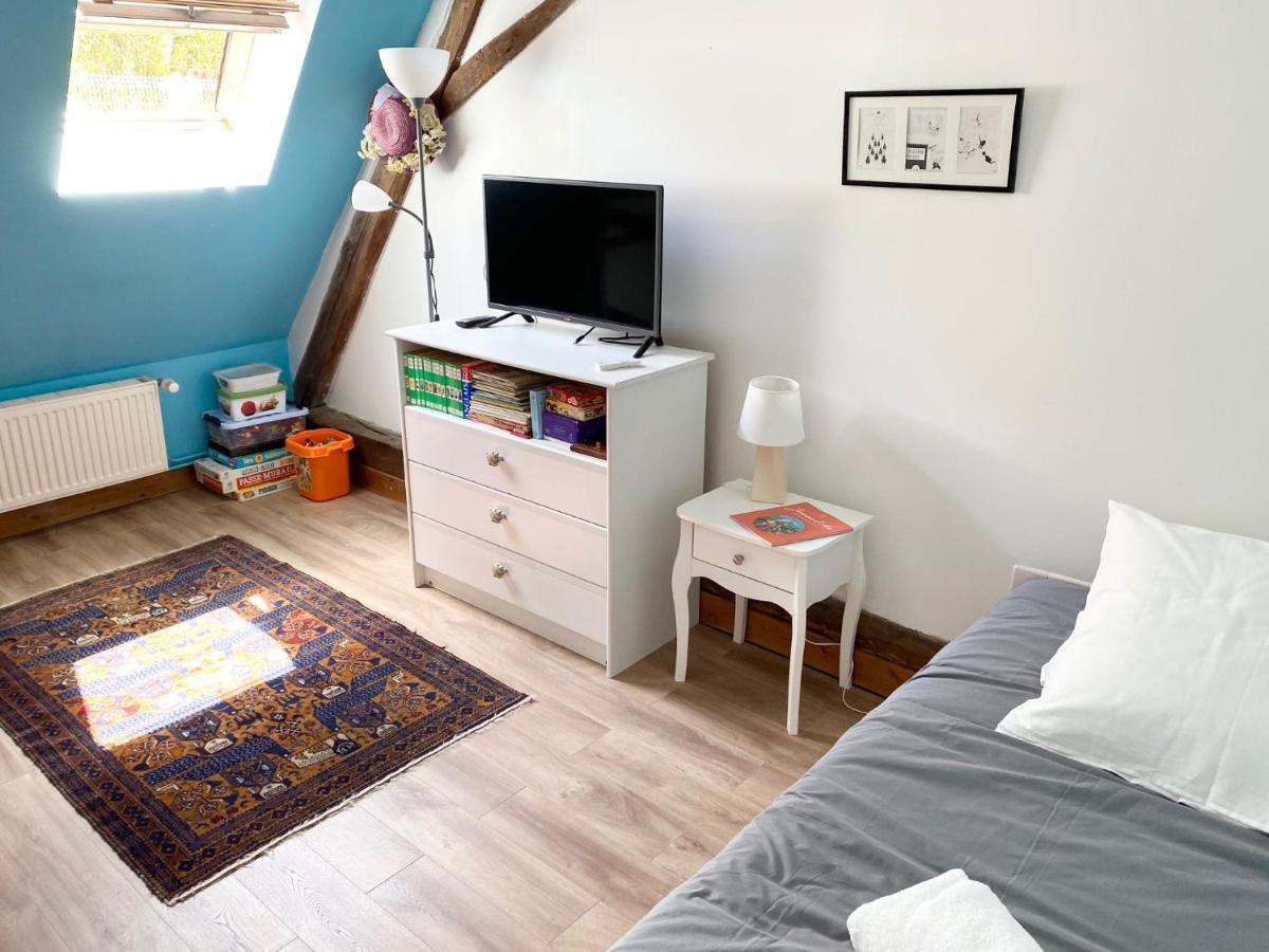 La Maison Des Remparts - Gite 3 Etoiles Pour 8 Pers A ロシュ エクステリア 写真